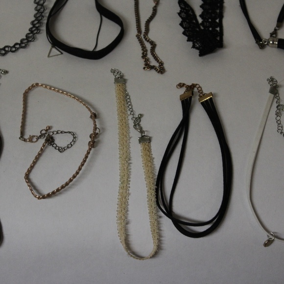SET OF 14 CHOKERS - Picture 4 of 5